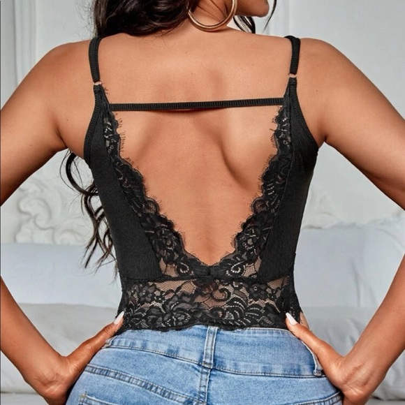 Lace open back cami crop top - Picture 2 of 5
